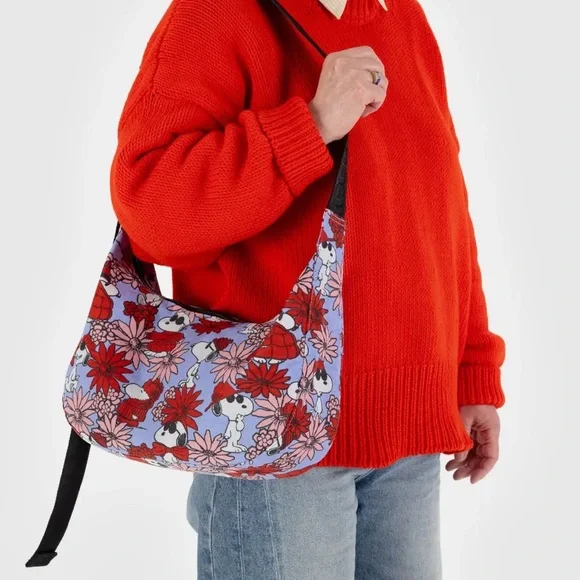 BAGGU: Floral Snoopy Medium Crescent Bag ❤️ - Picture 2 of 3